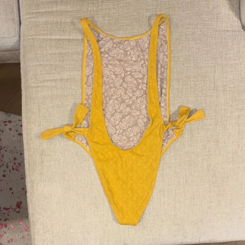 Free People free-est The Pamela One-Piece Swimsuit High Cut Golden Size XL NEW
